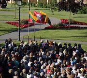 Tarptautinio vasaros festivalio atidarymas Chaimo Frenkelio viloje subūrė &Scaron;iaulių bendruomenę