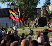 Tarptautinio vasaros festivalio atidarymas Chaimo Frenkelio viloje subūrė &Scaron;iaulių bendruomenę