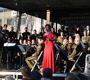 Tarptautinio vasaros festivalio atidarymas Chaimo Frenkelio viloje subūrė &Scaron;iaulių bendruomenę
