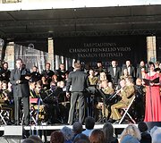 Tarptautinio vasaros festivalio atidarymas Chaimo Frenkelio viloje subūrė &Scaron;iaulių bendruomenę