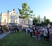 Tarptautinio vasaros festivalio atidarymas Chaimo Frenkelio viloje subūrė &Scaron;iaulių bendruomenę