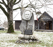 Paminklas J.Smilgevičiui Užventyje.