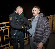 Naktis su Kauno policija: sučiuptas girtas vairuotojas ir du narkotikais bandę atsikratyti jauni vyrai