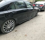 Rinktinės gatvėje medelius i&scaron;vartęs &bdquo;Mercedes-Benz&ldquo; automobilis