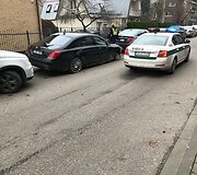 Rinktinės gatvėje medelius i&scaron;vartęs &bdquo;Mercedes-Benz&ldquo; automobilis