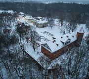 Raudondvaris žiemą i&scaron; vir&scaron;aus