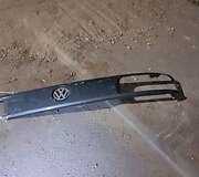 Raudondvaryje &bdquo;VW Passt&ldquo; apgadino du automobilius ir nuvažiavo