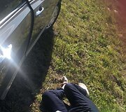 Įvykio vietoje sužalotąją gelbėjusio vyro užfiksuoti vaizdai