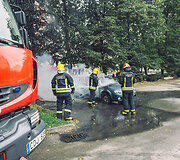 Daugiabučio kieme Kaune sudegė automobilis