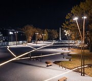 Kauno Sporto gatvės aik&scaron;tė nu&scaron;vito LED &scaron;viesų juostomis