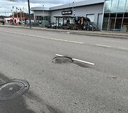 Įgriuvę &scaron;ulinių dangčiai A.Juozapavičiaus prospekte Kaune