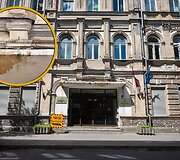 Kauno savivaldybės prie apleistų pastatų pastatyti ženklai