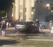 Kaune užsiliepsnojęs automobilis apgadino dar kelias ma&scaron;inas