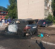 Kaune užsiliepsnojęs automobilis apgadino dar kelias ma&scaron;inas
