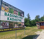 Basų kojų takas &scaron;alia Kadagių slėnio