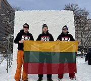Japonijoje vykusiame kasmetiniame sniego skulptūrų festivalyje lietuviai i&scaron;kovojo bronzos medalius