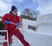 Japonijoje vykusiame kasmetiniame sniego skulptūrų festivalyje lietuviai i&scaron;kovojo bronzos medalius
