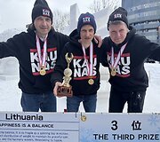 Japonijoje vykusiame kasmetiniame sniego skulptūrų festivalyje lietuviai i&scaron;kovojo bronzos medalius