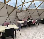 Dvi seserys gimtinėje įkūrė kupolinių namelių kaimelį