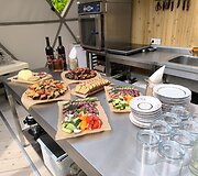 Dvi seserys gimtinėje įkūrė kupolinių namelių kaimelį