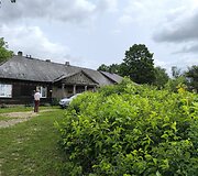 Dvi seserys gimtinėje įkūrė kupolinių namelių kaimelį