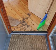 Pirmųjų svečių palikta netvarka kupoliniame namelyje