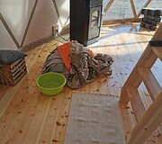 Pirmųjų svečių palikta netvarka kupoliniame namelyje