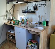 Pirmųjų svečių palikta netvarka kupoliniame namelyje