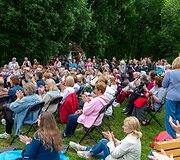Vinco Kudirkos vie&scaron;osios bibliotekos skaityklos Kauno parkuose