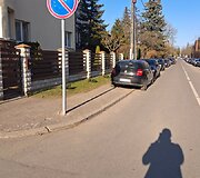 Dariaus ir Girėno stadiono prieigose neleistinose vietose palikti automobiliai