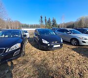 Dariaus ir Girėno stadiono prieigose neleistinose vietose palikti automobiliai