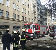 Kauno Laisvės alėjoje, daugiabutyje, gaisrininkai ie&scaron;kojo dūmų kvapo &scaron;altinio