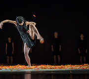 Kauno &scaron;iuolaikinio &scaron;okio teatro &bdquo;Aura&ldquo; spektaklio &bdquo;Godos&ldquo; premjera Lietuvoje