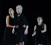 Kauno &scaron;iuolaikinio &scaron;okio teatro &bdquo;Aura&ldquo; spektaklio &bdquo;Godos&ldquo; premjera Lietuvoje