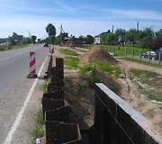Dotnuvoje strigo pėsčiųjų bei dviračių tako klojimo darbai