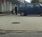 Uniformuotas Kai&scaron;iadorių ugniagesių vir&scaron;ininkas užfiksuotas įrenginėjantis sporto klubą