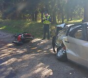 Susidūrė motociklas &bdquo;Suzuki&ldquo; ir lengvasis automobilis &bdquo;Audi&ldquo;
