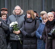 Kaune atidengta paminklinė plok&scaron;tė tragi&scaron;kai žuvusiems Lietuvos Respublikos Ministrų kabineto nariams atminti