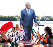 Kritiką valdžiai Kauno bendruomenės i&scaron;rei&scaron;kė plaukdamos baidarėmis