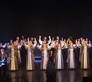 Ansamblis &bdquo;Lietuva&ldquo; nustebino savo nauju įvaizdžiu