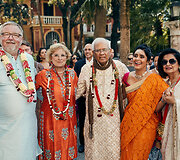 Rūta Vanagaitė (antra i&scaron; kairės) dukros Adelės vestuvėse