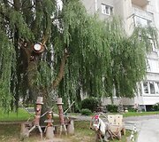 Kūrinys i&scaron; &bdquo;Laiptinių puo&scaron;imo grupės&ldquo; 