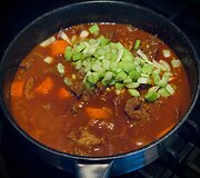 Jautienos guliašas su bulvių koše