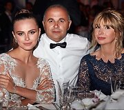 Xenia Deli su tėvais