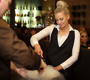 Korėjiečių restorano atidarymo akimirka