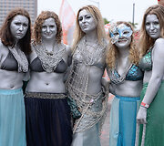 &bdquo;Mermaid Parade&ldquo; akimirka