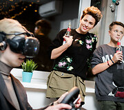 Svečiai nusikėlė į virtualią realybę