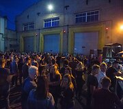 Koncerto Vilniaus keleivinių traukinių depe akimirka