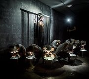 Akimirka i&scaron; Oskaro Kor&scaron;unovo spektaklio &bdquo;Apvalytieji&ldquo;