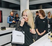 Ni&scaron;inių kvepalų pristatymo akimirka
